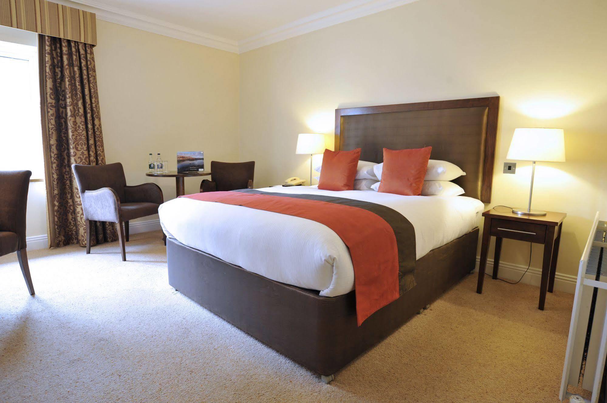 Temple Gate Hotel Ennis Luaran gambar